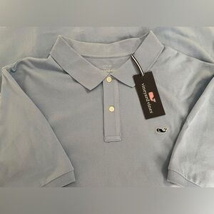 Vineyard Vines light blue men’s Polo shirt. 👕